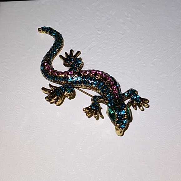 Green Multicolor Crystal Lizard Necklace Pin Broach on Diamond Cut 18k GD Chain - Picture 3 of 9